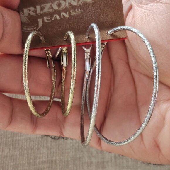 Arizona Jean Company Women Earrings Silver and Gold Tone Hoop Loop Jewelry - Picture 7 of 10